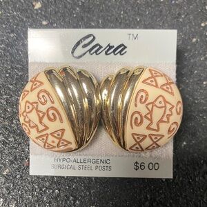 Cara 90s Gold and Cream Earrings